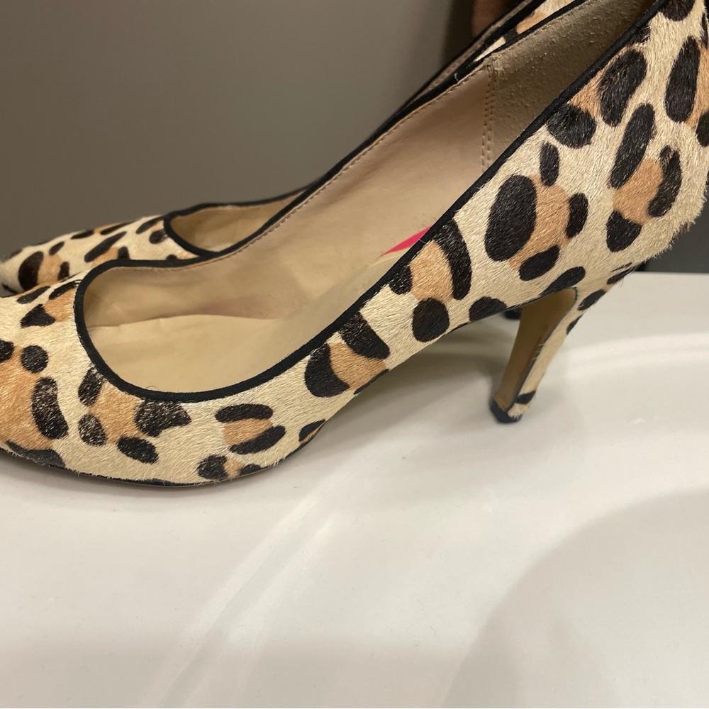 Leopard print heels 
Banana republic